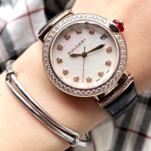 Stylish Watch with bracelet